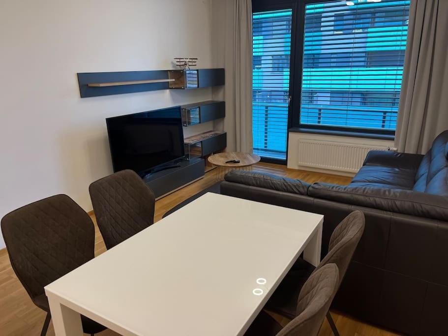 פראג Apartman Holesovice,Balkon,Garaz מראה חיצוני תמונה