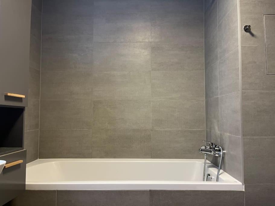 פראג Apartman Holesovice,Balkon,Garaz מראה חיצוני תמונה